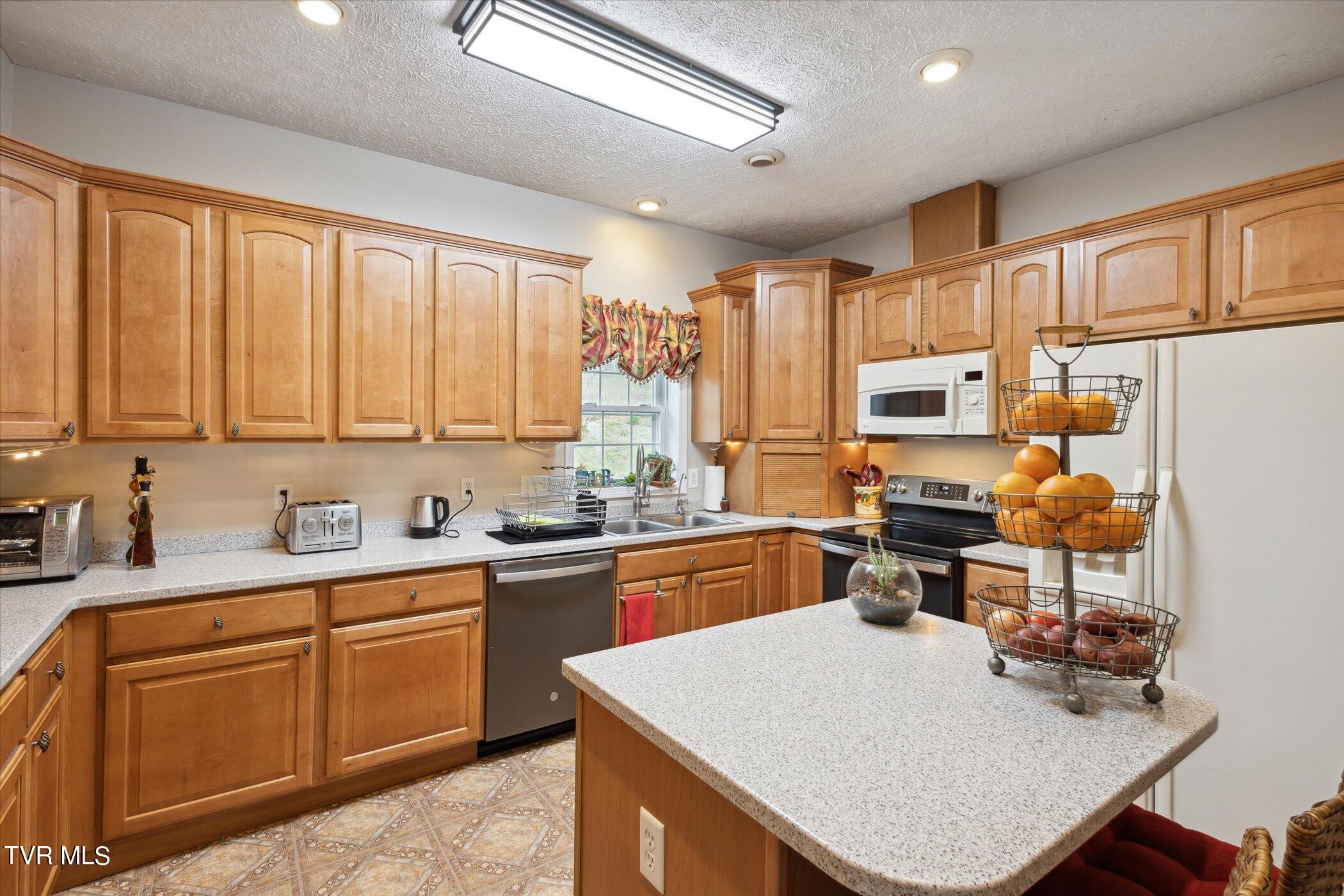 3630 Kenyon Road Parrottsville, TN 37843 - Photo 9 of 50 10-3639-Kenyon-Rd-WindowStill-12