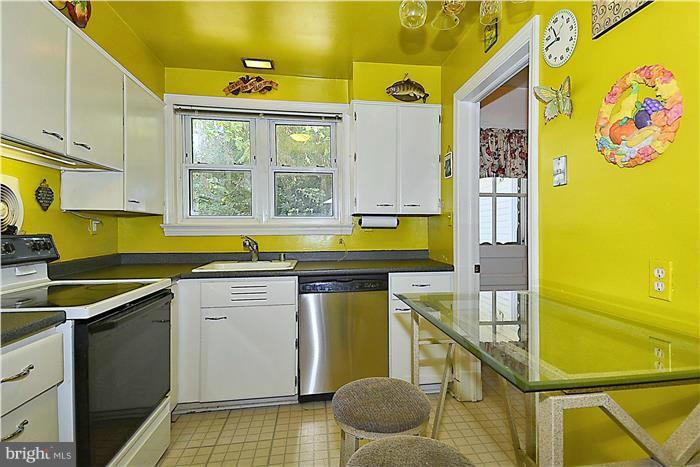 8409 Old Georgetown Road Bethesda, MD 20814 - Photo 18 of 30 Kitchen