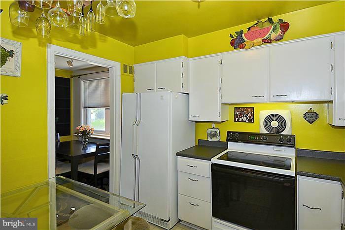 8409 Old Georgetown Road Bethesda, MD 20814 - Photo 19 of 30 Kitchen