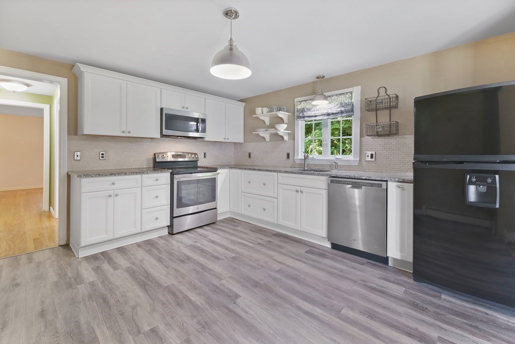 3 Pleasant View Road Wilbraham, MA 01095 - Photo 6 of 30 Gallery Image 6