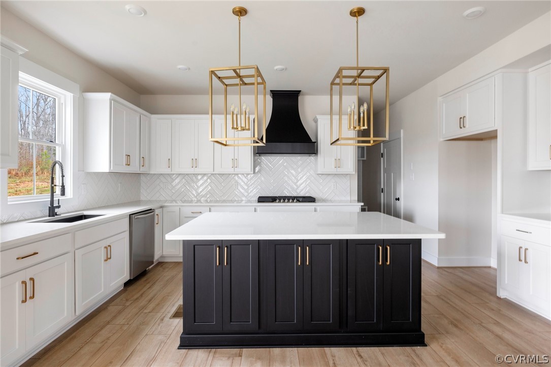 15142 Heaton Drive Midlothian, VA 23112 - Photo 4 of 41 a kitchen with stainless steel appliances a sink stove and refrigerator