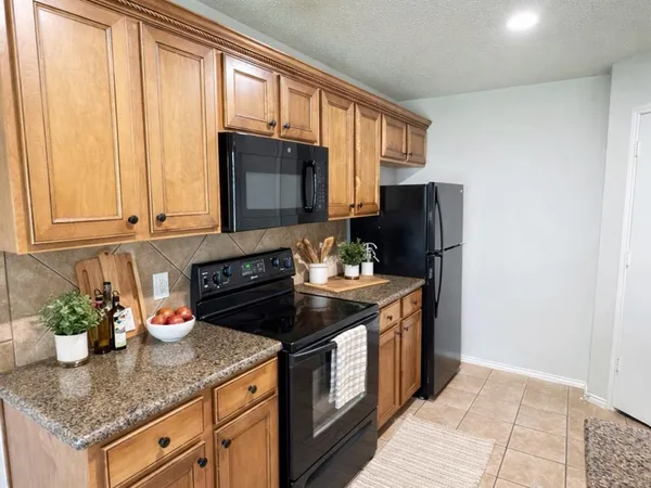 $2,300 | 9620 George Washington Drive, McKinney, TX 75072