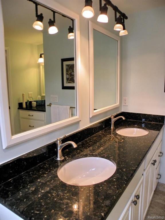 3120 Kilburn Road West Rochester Hills, MI 48306 - Photo 16 of 31