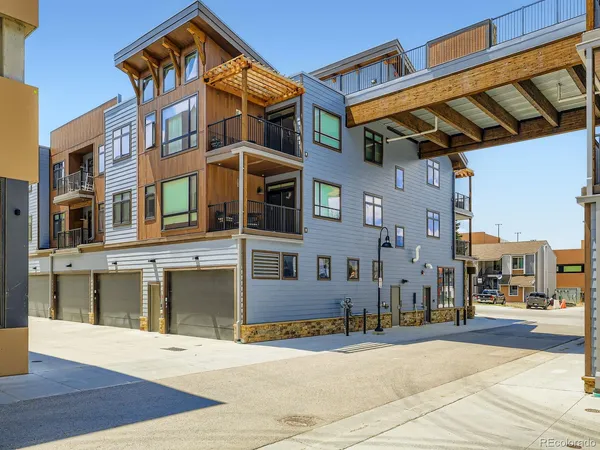 $949,000 | 75 West 4th Street, Unit 205W, Silverthorne, CO 80498