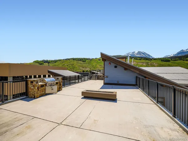 $949,000 | 75 West 4th Street, Unit 205W, Silverthorne, CO 80498