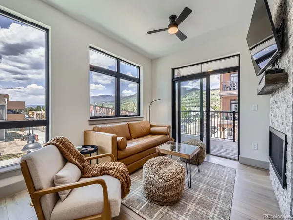 $949,000 | 75 West 4th Street, Unit 205W, Silverthorne, CO 80498