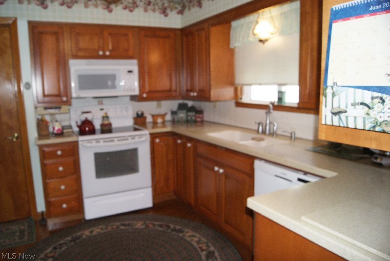 3816 Shellhart Road Norton, OH 44203 - Photo 2 of 23
