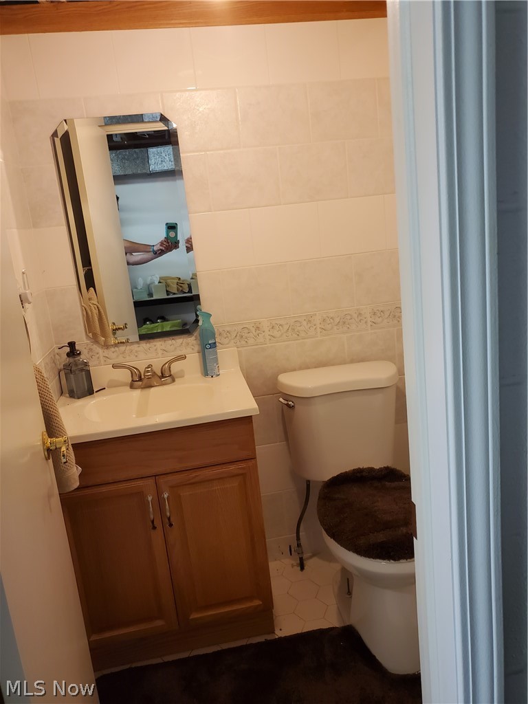 1249 Blanchester Road Lyndhurst, OH 44124 - Photo 19 of 22 basement 1/2 bathroom