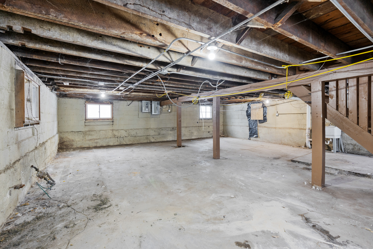 16746 Lincoln Street Hazel Crest, IL 60429 - Photo 15 of 20 a view of empty room