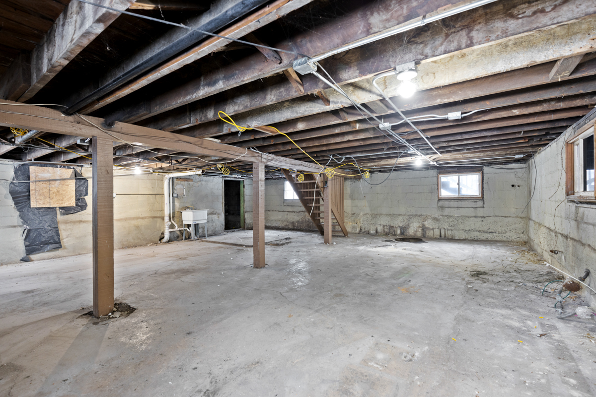 16746 Lincoln Street Hazel Crest, IL 60429 - Photo 16 of 20 a view of empty room