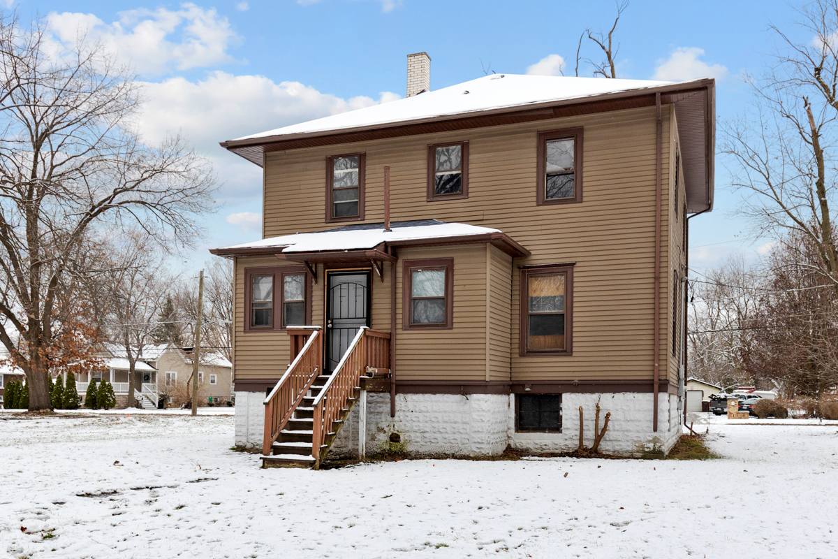 16746 Lincoln Street Hazel Crest, IL 60429 - Photo 17 of 20 a front view of a house