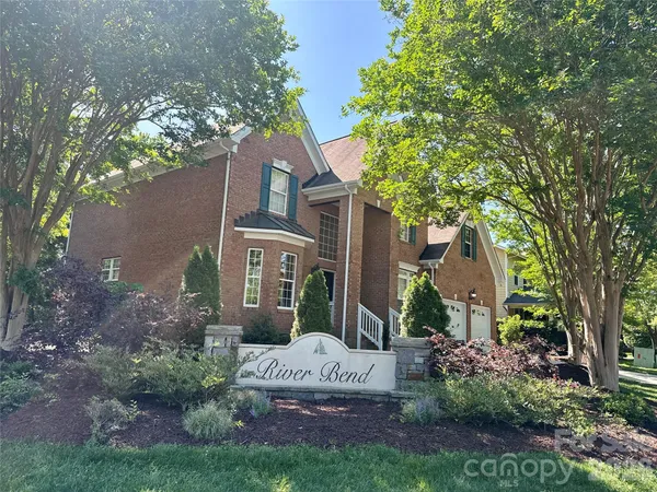 $765,000 | 159 Shoreline Parkway, Fort Mill, SC 29708