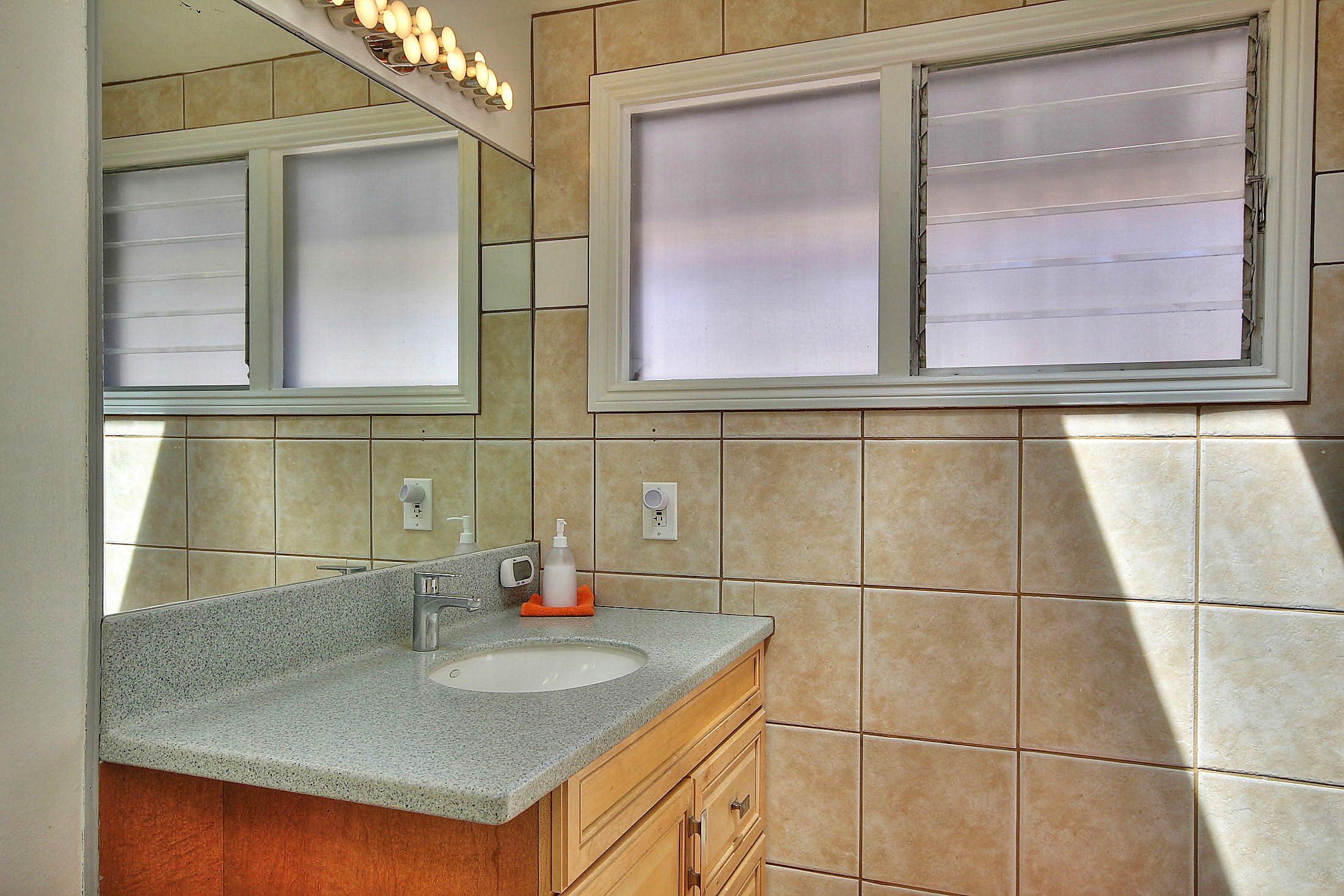 345 North Ontare Road Santa Barbara, CA 93105 - Photo 17 of 31 Master bath