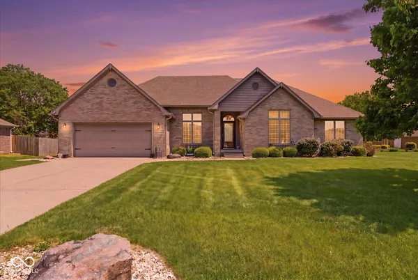 $301,900 | 2806 Theobald Street, Shelbyville, IN 46176
