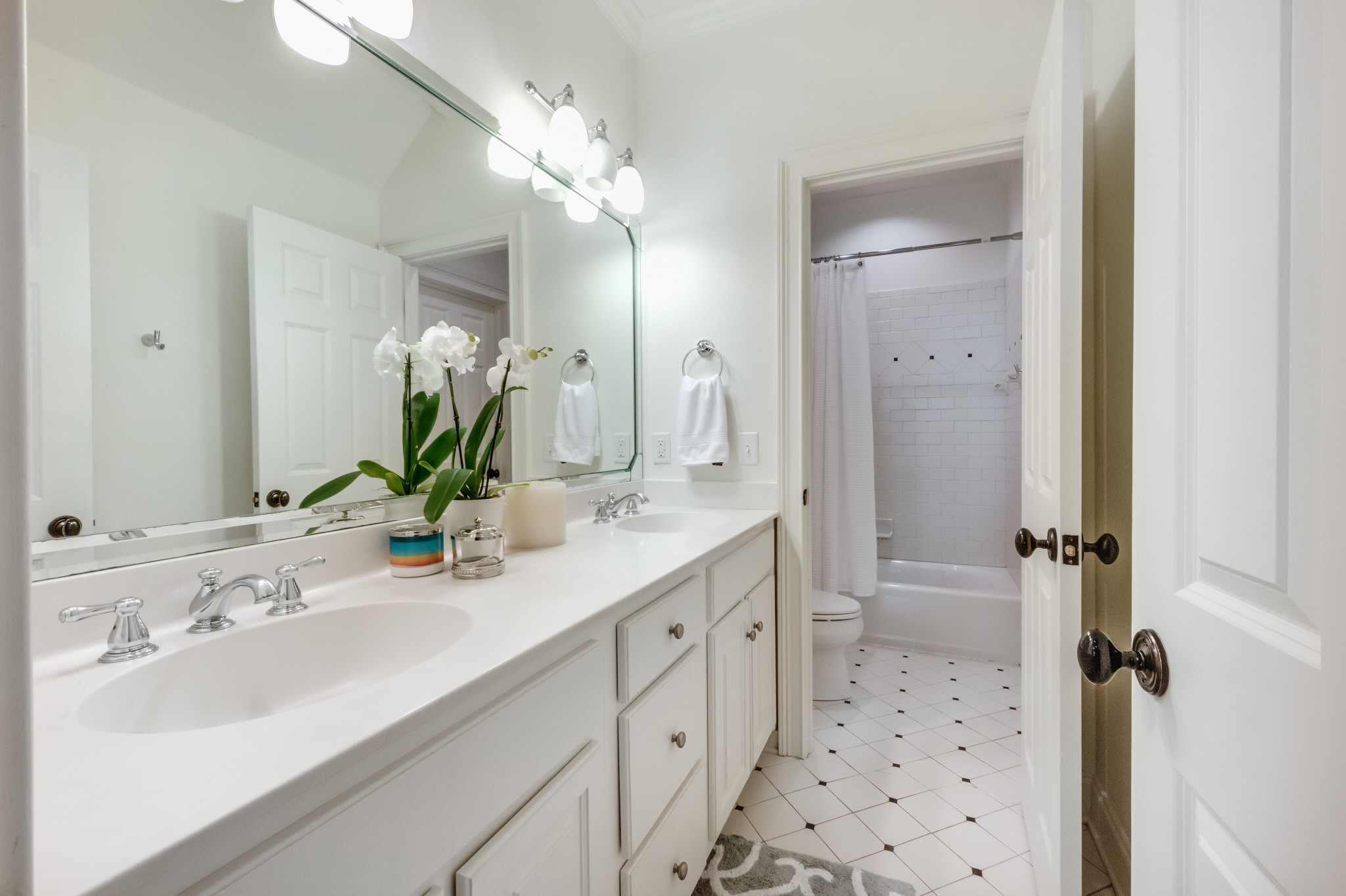 114 Cheek Road Nashville, TN 37205 - Photo 37 of 50 a bathroom with a sink a toilet and shower