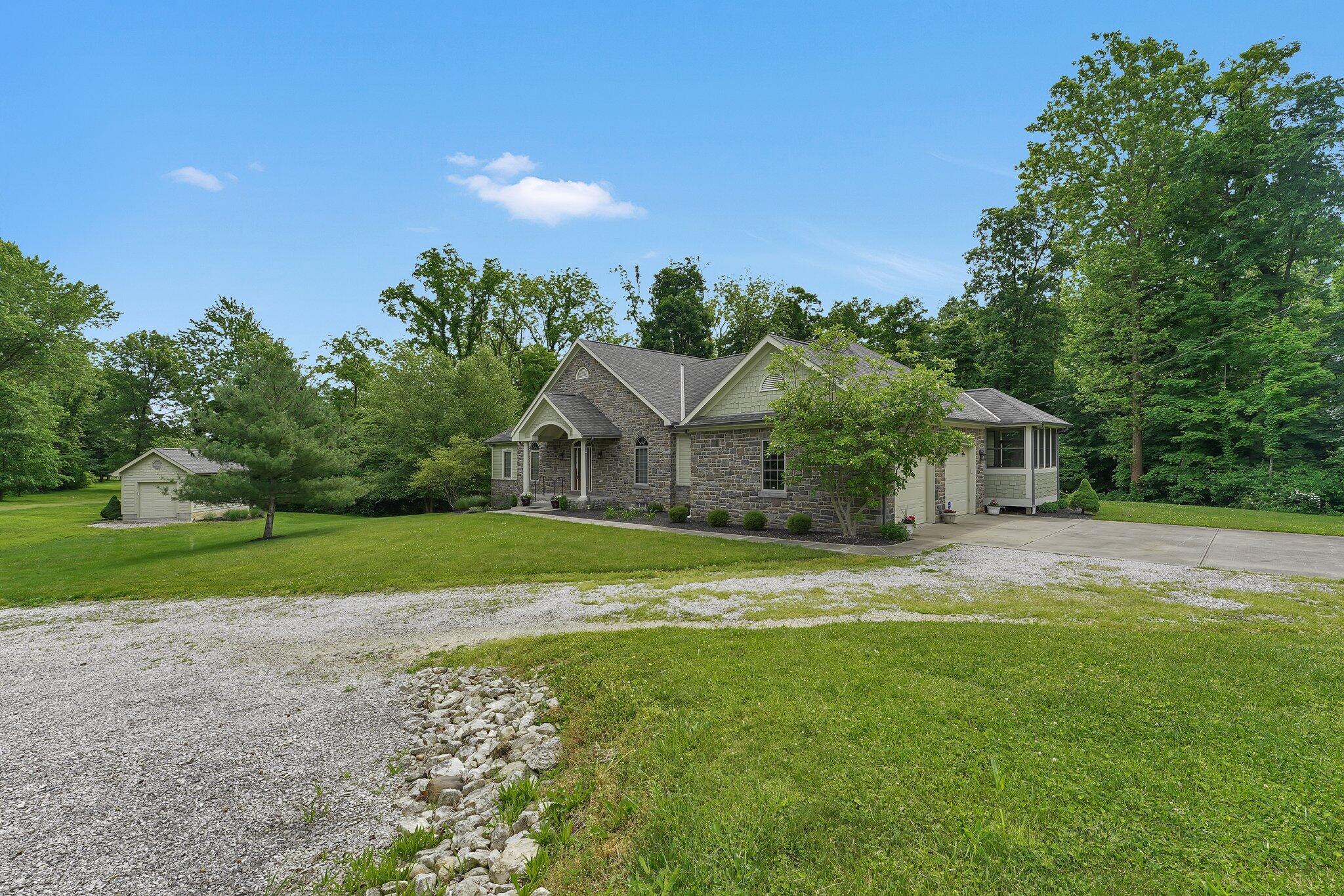 8853 National Road Southwest Etna, OH 43062 - Photo 4 of 43 DRIVE UP TO HOUSE