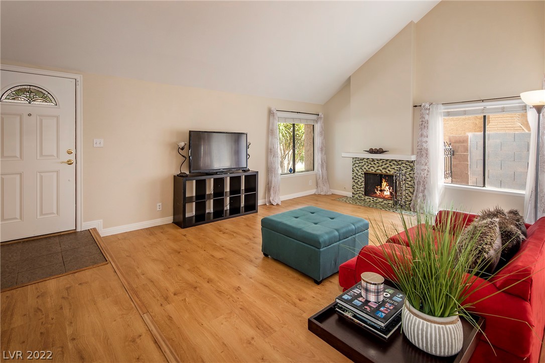 4801 Summerhill Road Las Vegas, NV 89121 - Photo 3 of 28 Gallery Image 3