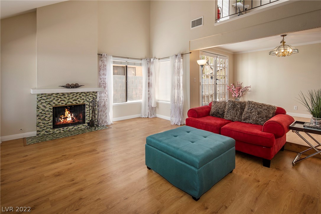 4801 Summerhill Road Las Vegas, NV 89121 - Photo 4 of 28 Gallery Image 4