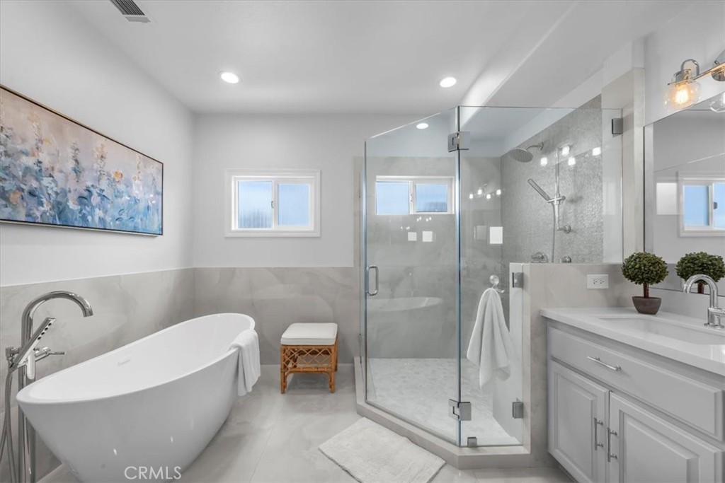 1817 Clark Lane, Unit B Redondo Beach, CA 90278 - Photo 4 of 54