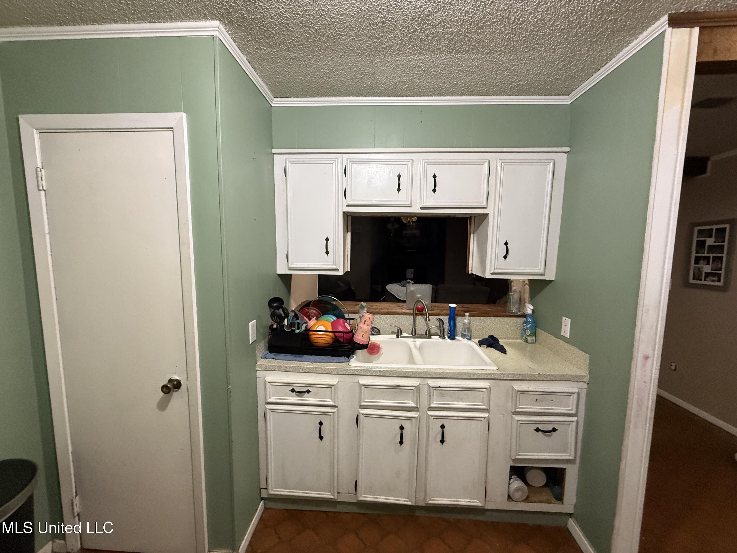 47 Deer Creek Road Lumberton, MS 39455 - Photo 6 of 11 Kitchen Sink