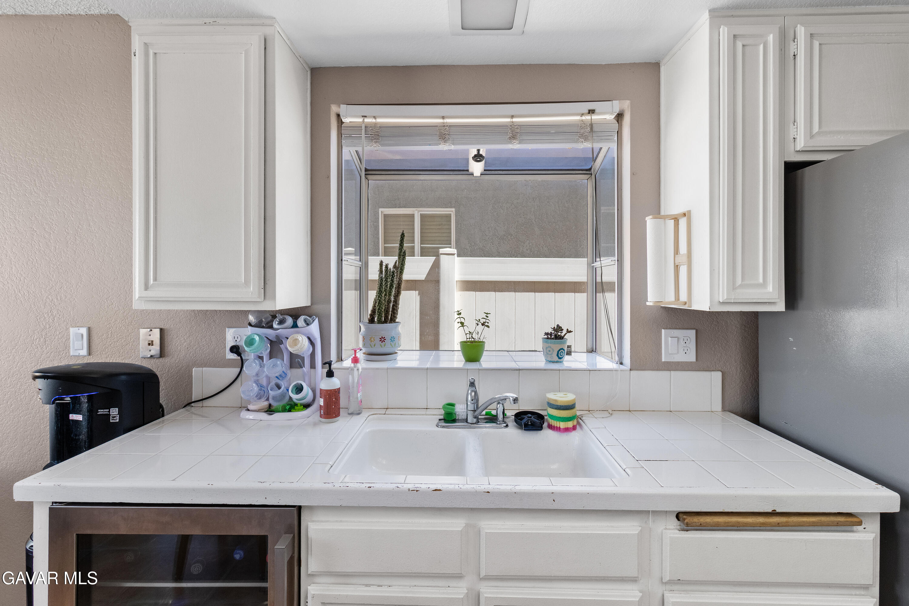 2123 East Ave R12 Palmdale, CA 93550 - Photo 12 of 34 Kitchen-3