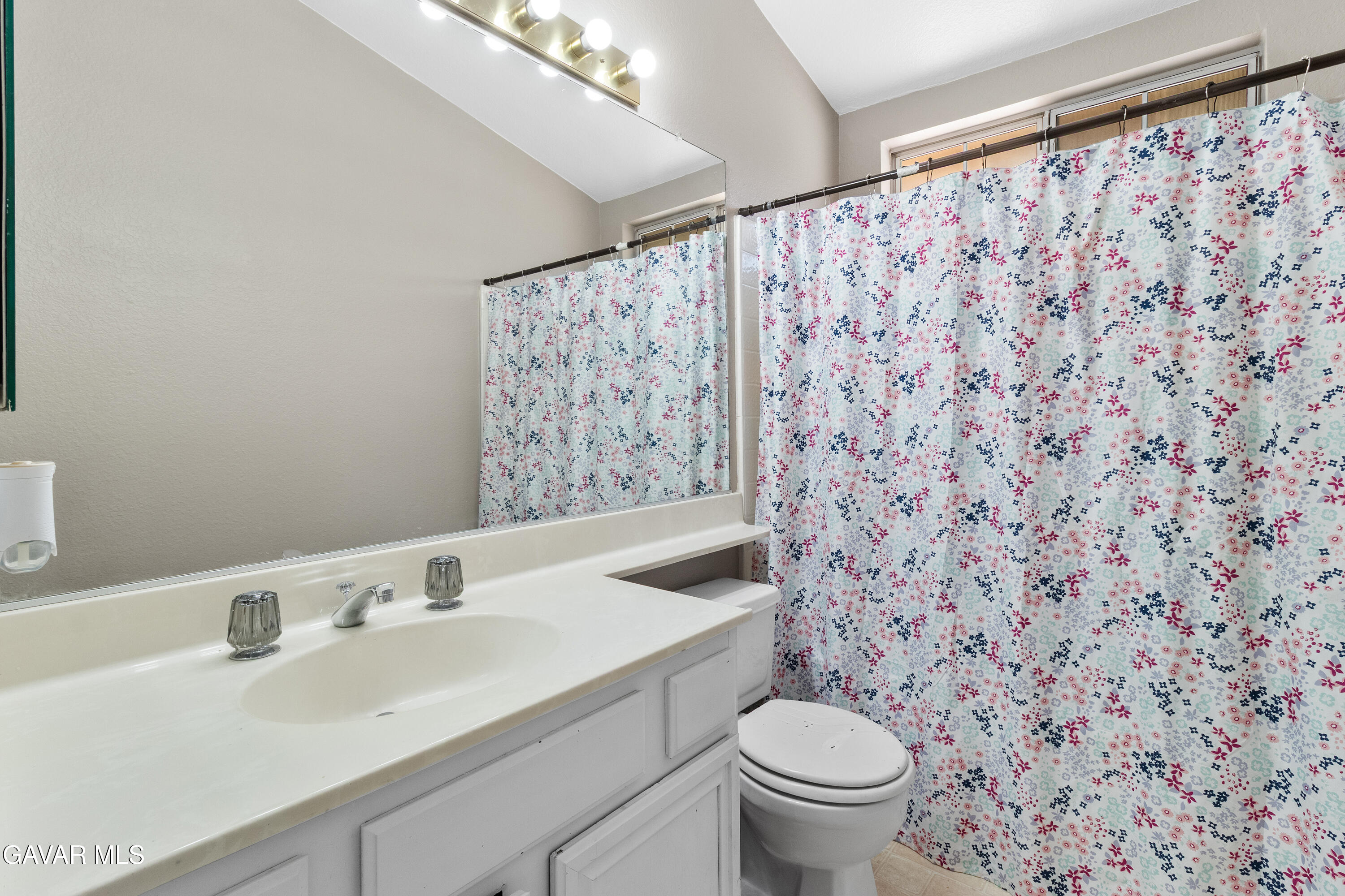 2123 East Ave R12 Palmdale, CA 93550 - Photo 25 of 34 Bathroom upstairs-1