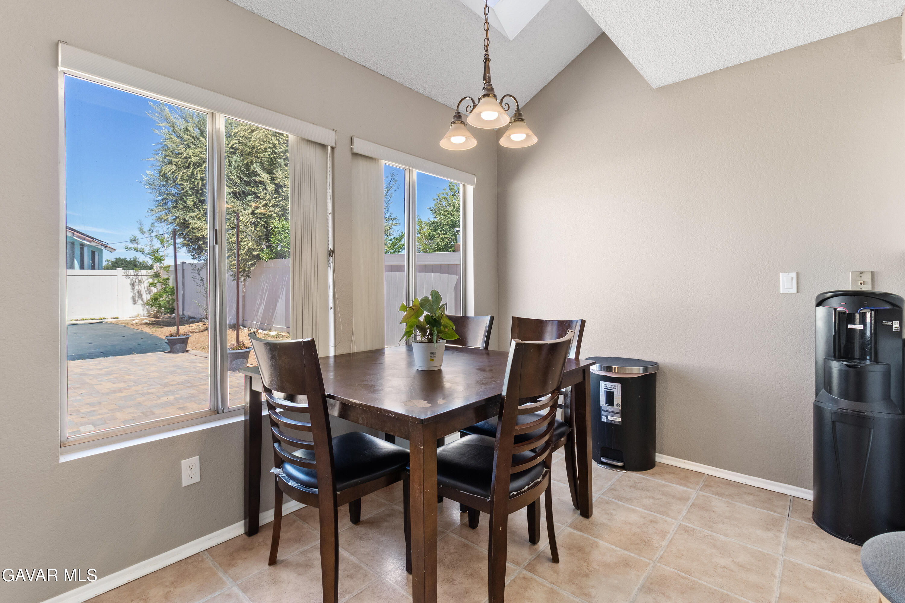 2123 East Ave R12 Palmdale, CA 93550 - Photo 9 of 34 Dining-1