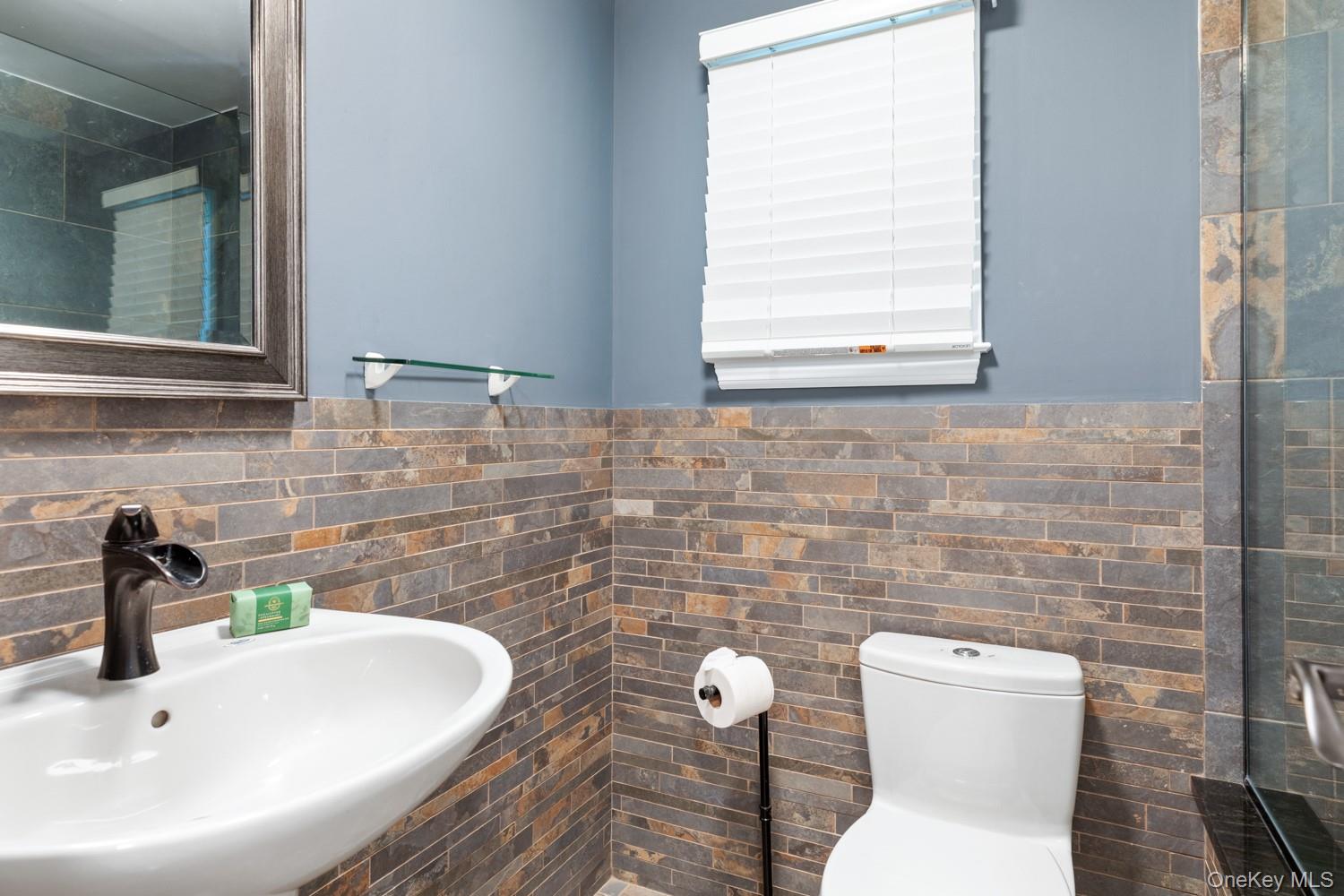 137 South Road Westhampton, NY 11977 - Photo 11 of 50 First Floor Full Bath