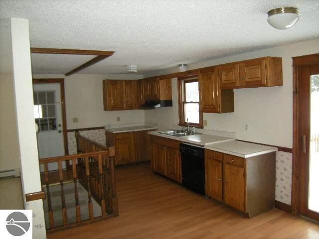 642 High Lake Road Traverse City, MI 49696 - Photo 7 of 14 1711609-6.JPG
