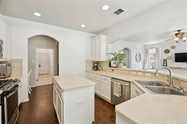 $449,900 | 420 Bentson Drive, Argyle, TX 76226