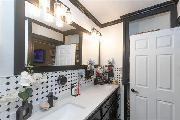 $229,900 | 9400 East 9th Street South, Independence, MO 64053