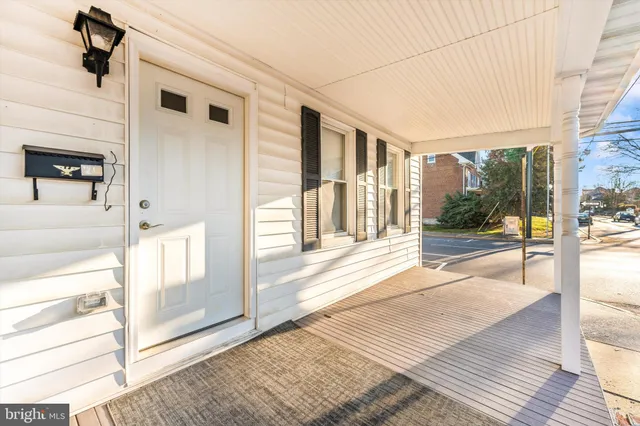 $1,545 | 72 Wayside Avenue, Hagerstown, MD 21740