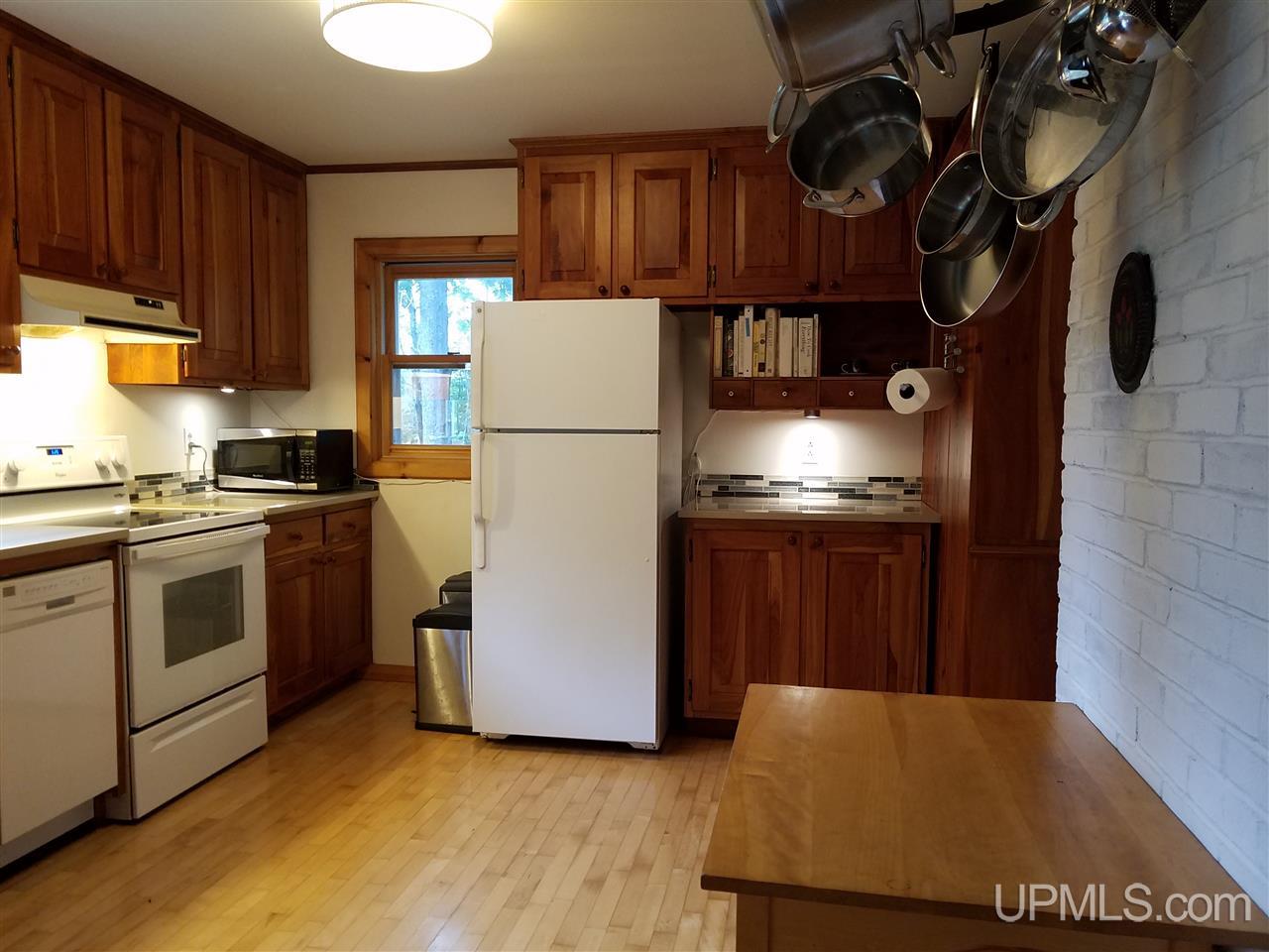 53357 Pontiac Road Hancock, MI 49930 - Photo 10 of 44 Gallery Image 10