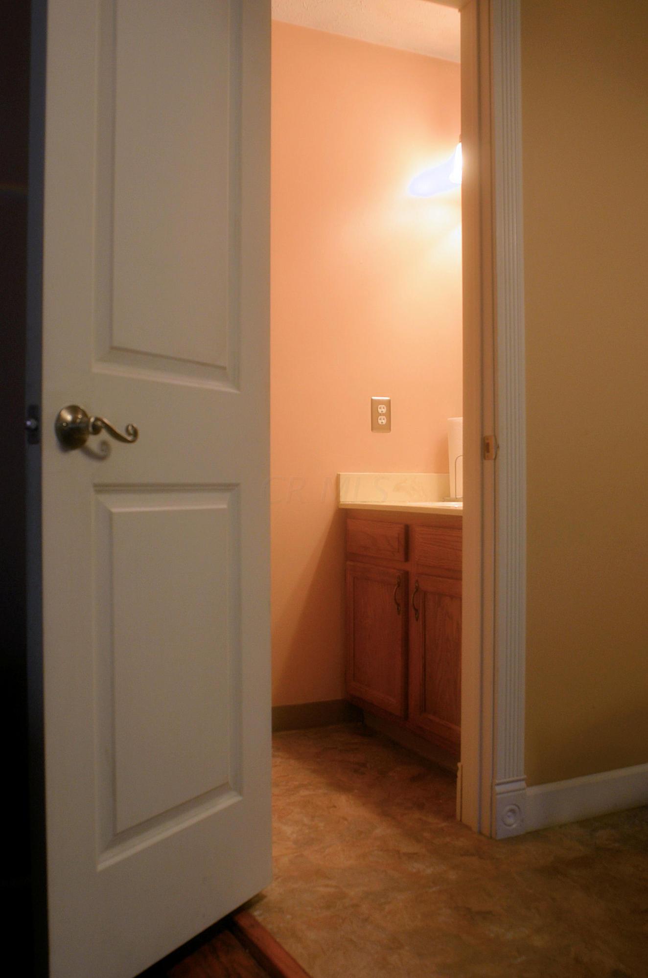 2884 Barrows Road Columbus, OH 43232 - Photo 10 of 26 Gallery Image 10