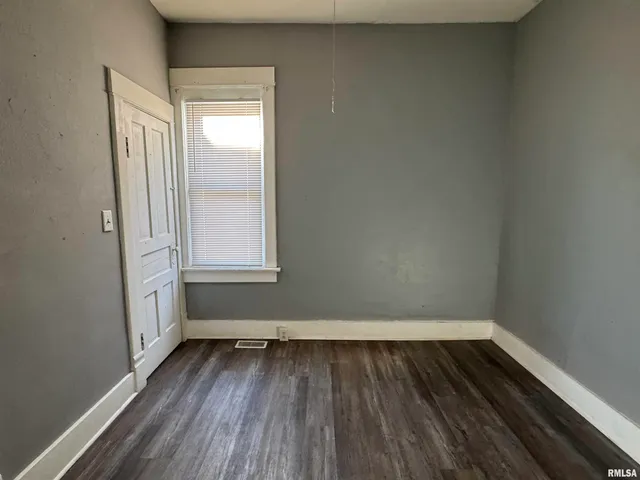 $55,000 | 929 West Brons Avenue, Peoria, IL 61604