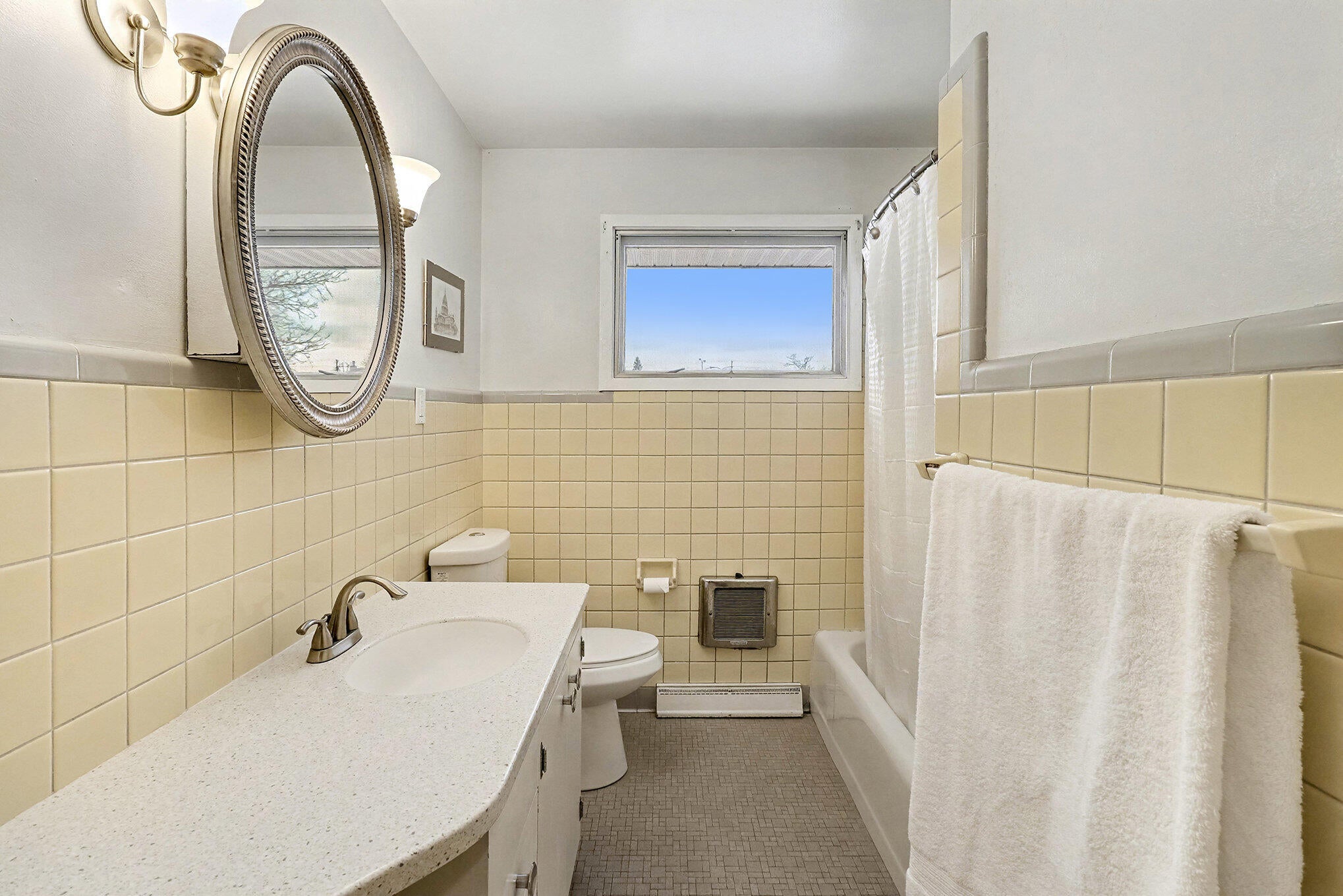 190 Riverside Drive Cheboygan, MI 49721 - Photo 48 of 86 Main Bathroom