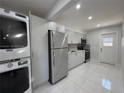 $1,800 | 405 Southeast 23rd Street, Unit 1, Fort Lauderdale, FL 33316