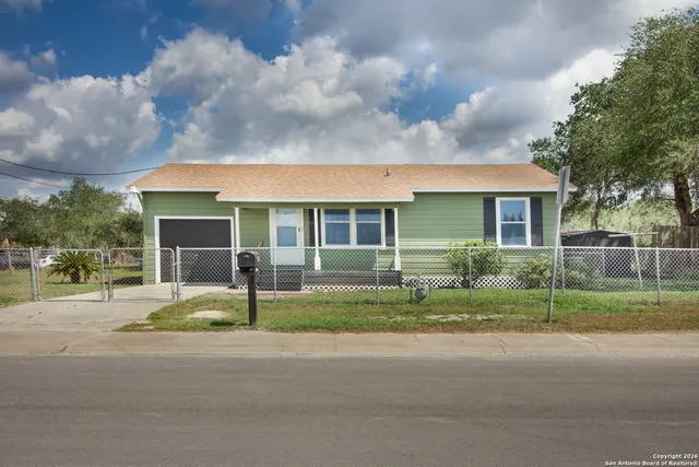 $169,000 | 801 East 5th, Sinton, TX 78387