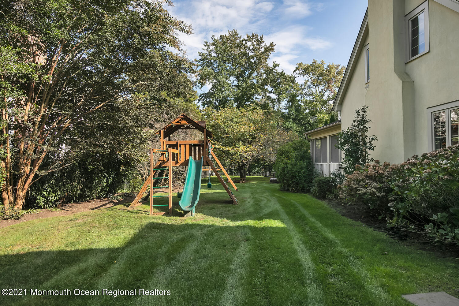 162 Black Point Road Rumson, NJ 07760 - Photo 48 of 58 Side Yard View
