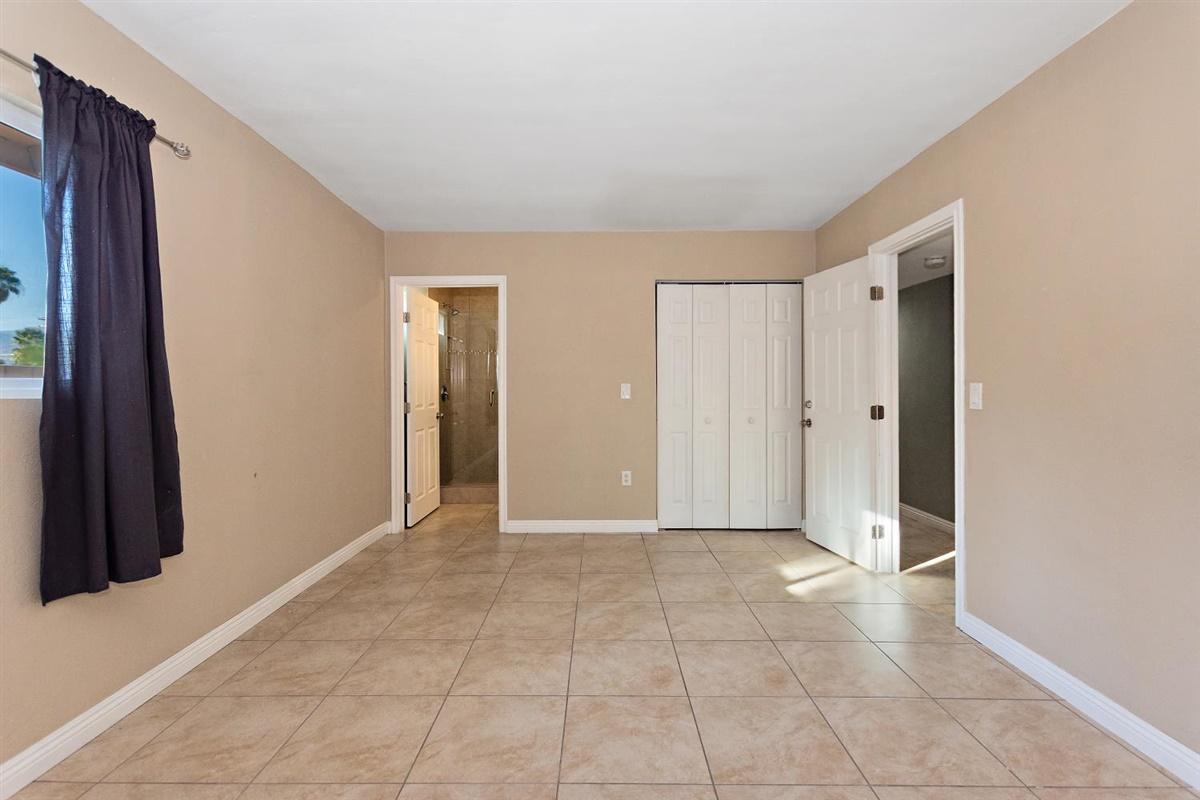 1125 East Racquet Club Road Palm Springs, CA 92262 - Photo 18 of 29 15-Master Bedroom