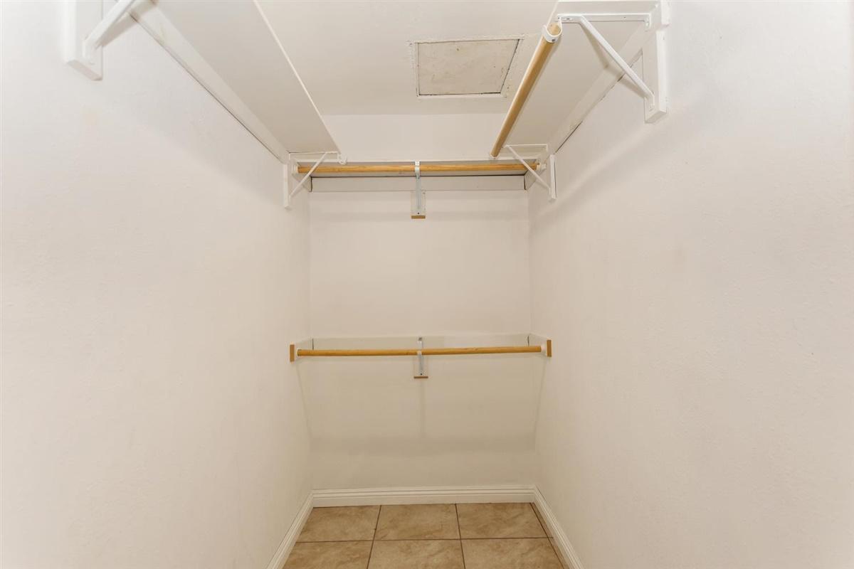 1125 East Racquet Club Road Palm Springs, CA 92262 - Photo 21 of 29 13-Master Walk-in Closet