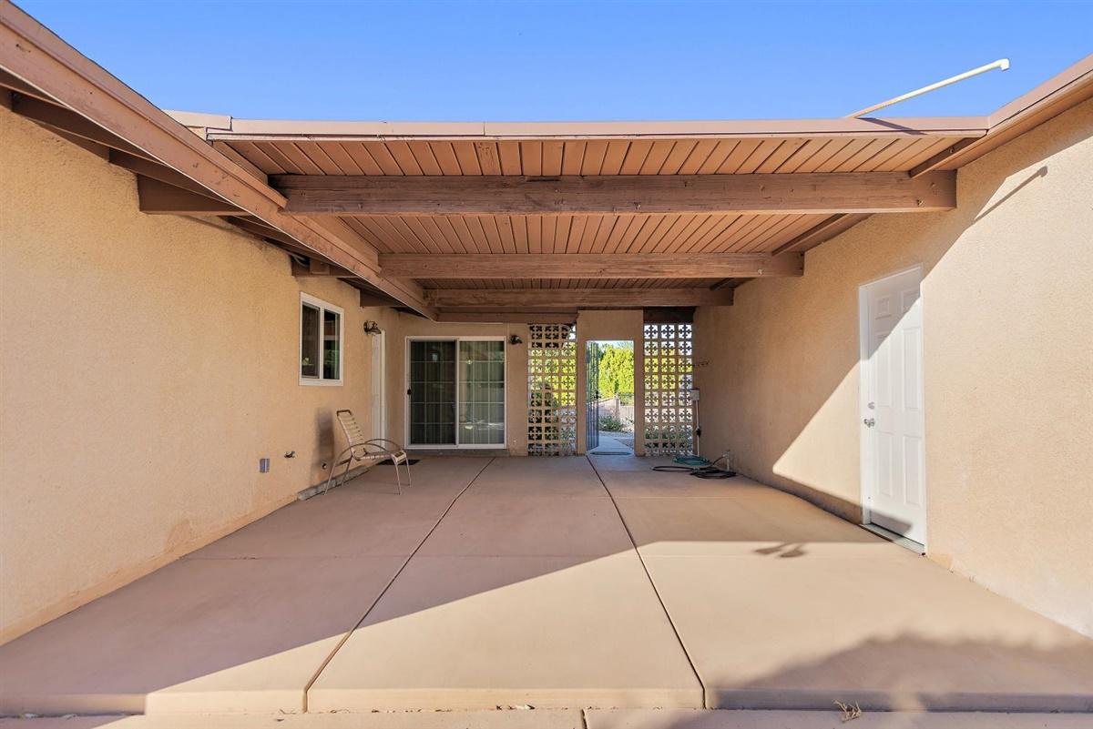 1125 East Racquet Club Road Palm Springs, CA 92262 - Photo 26 of 29 24-Patio/Breezway