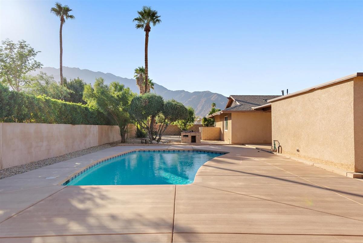 1125 East Racquet Club Road Palm Springs, CA 92262 - Photo 4 of 29 21-Back