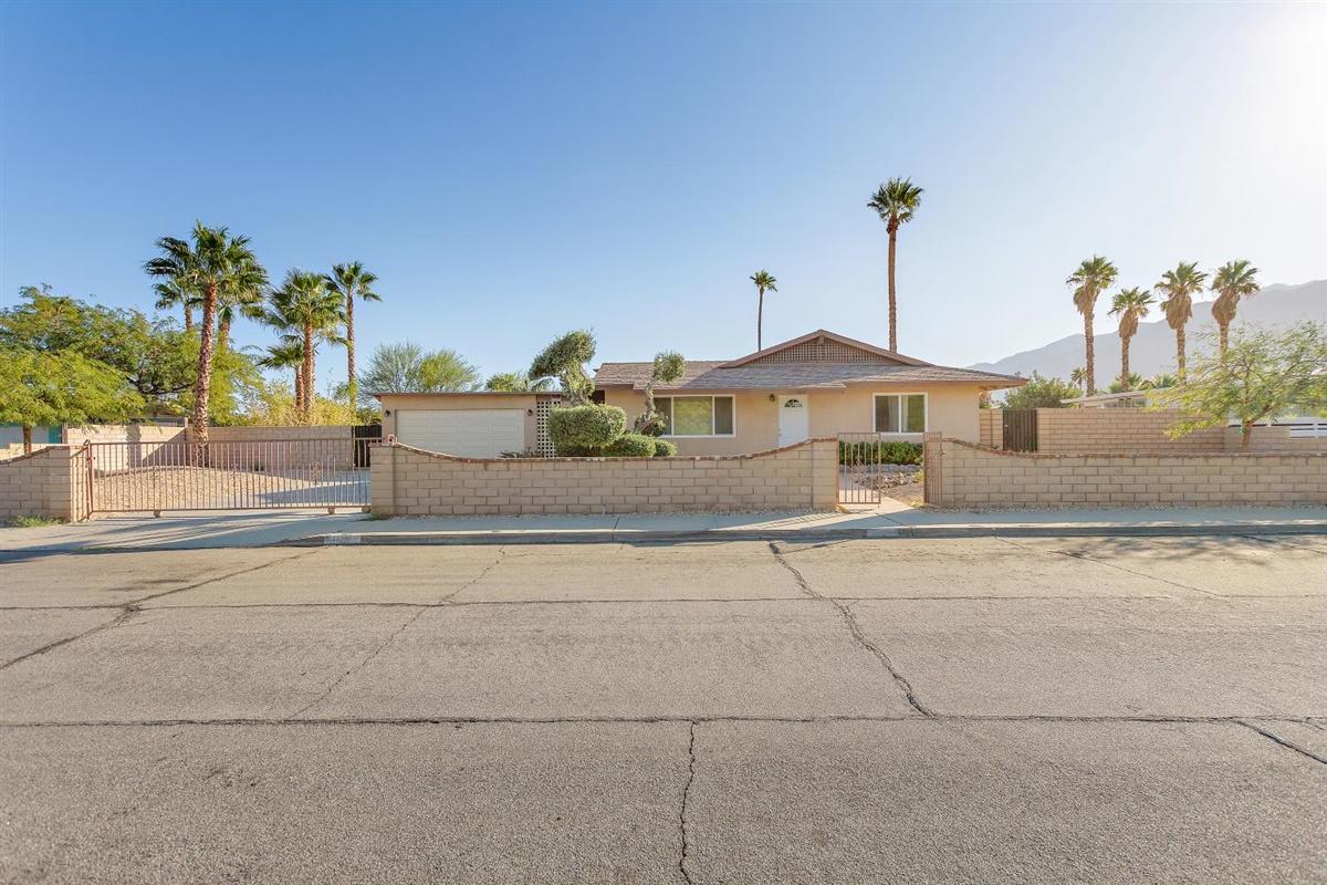 1125 East Racquet Club Road Palm Springs, CA 92262 - Photo 5 of 29 01-Front