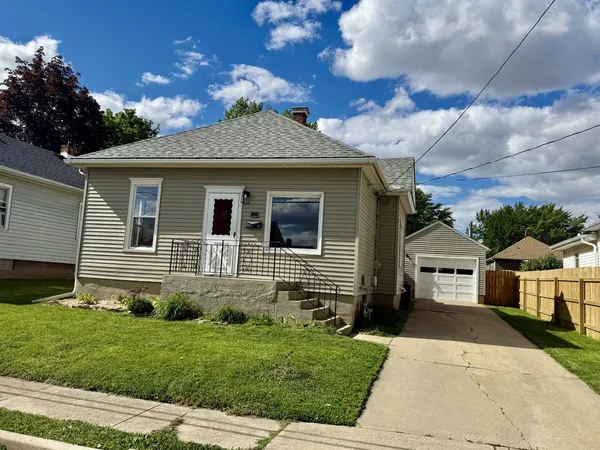 $135,900 | 625 10th Street, Peru, IL 61354