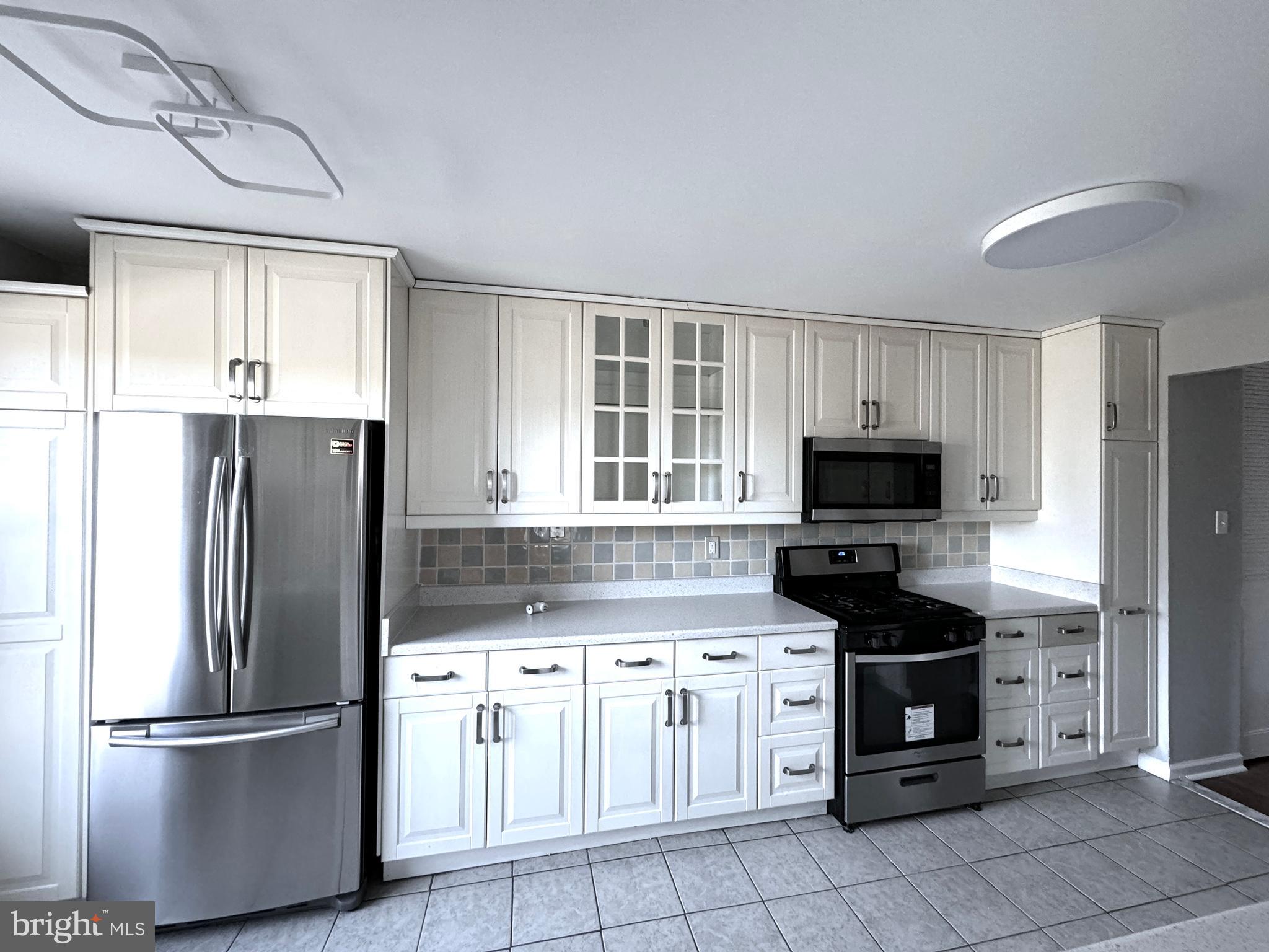 121 Rennard Place Philadelphia, PA 19116 - Photo 6 of 23