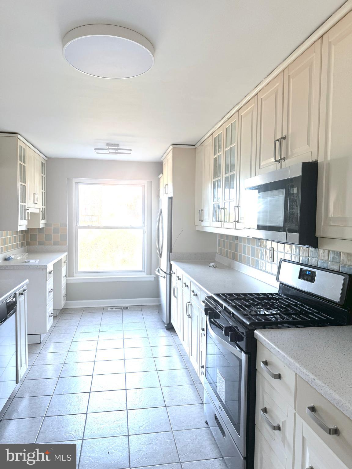 121 Rennard Place Philadelphia, PA 19116 - Photo 7 of 23