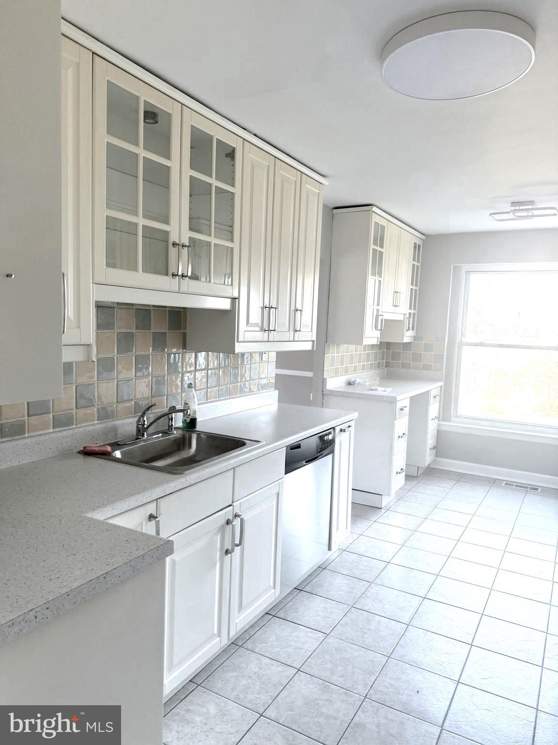 121 Rennard Place Philadelphia, PA 19116 - Photo 9 of 23