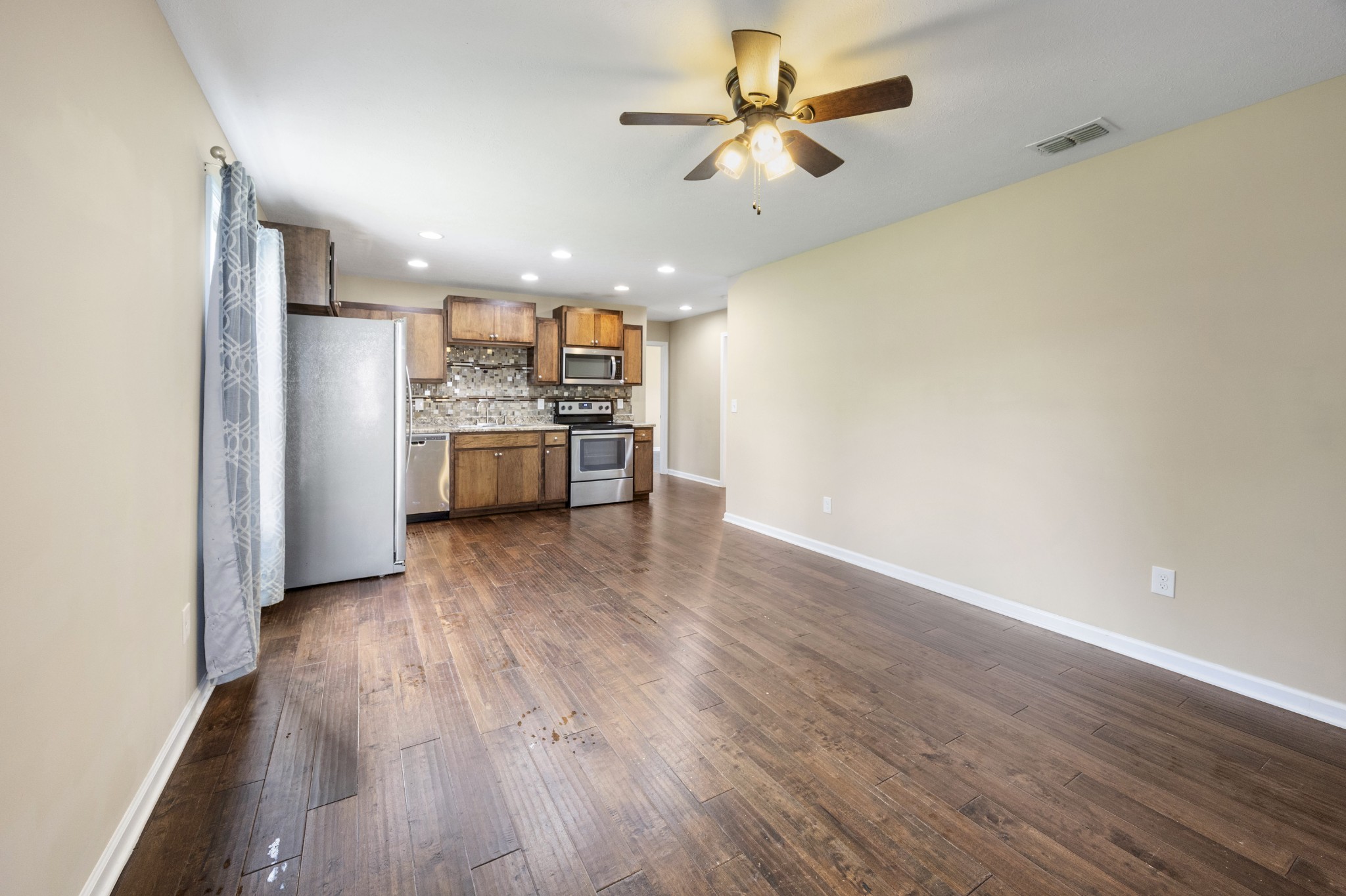 406 Cherry Street Decherd, TN 37324 - Photo 3 of 33