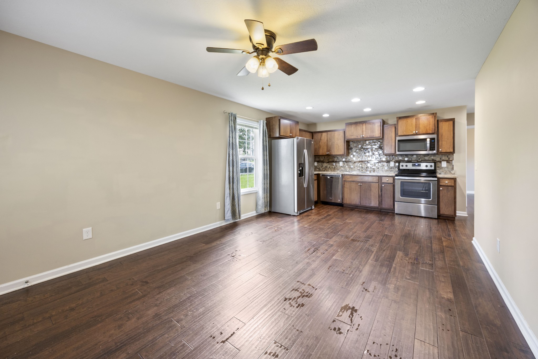 406 Cherry Street Decherd, TN 37324 - Photo 4 of 33